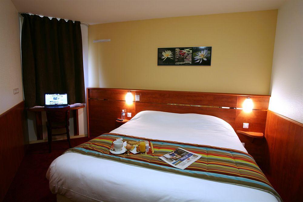 Brit Hotel Le Kerann Nantes St Herblain - Zac De La Lorie Saint-Herblain Zimmer foto